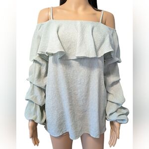 Doe & Rae Cold Shoulder Ruffled Shirt Medium